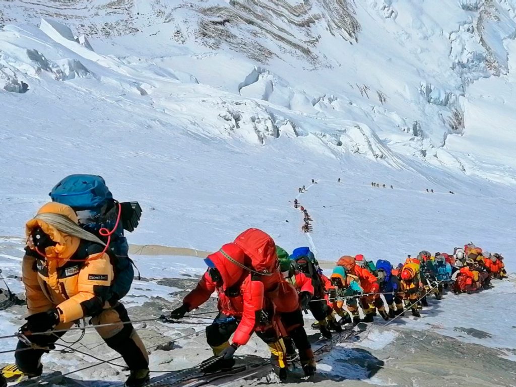 Ricerca Sulla Conquista Della Vetta Dell Everest