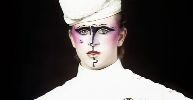 Frame del video "Fade to grey" dei Visage, anni '80