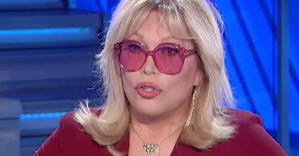 Battuta Di Amanda Lear A Domenica In