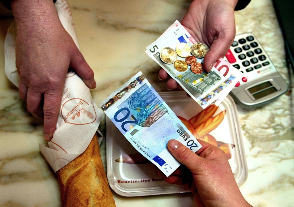 Dove si usa l'euro: la moneta compie 20 anni | Radio Deejay