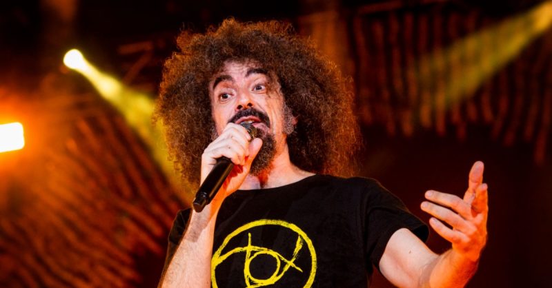 Caparezza inizia il live tour 2026: "In orbita". La scaletta dei concerti