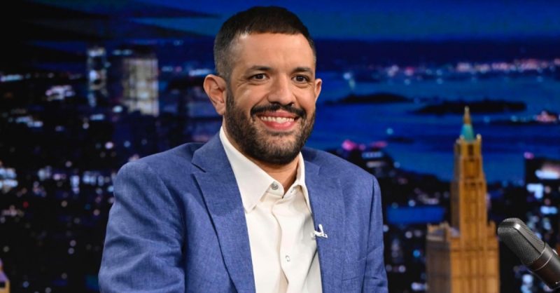 Da Jimmy Fallon al tour in Italia, Francesco De Carlo: "Far ridere all'estero è diverso"