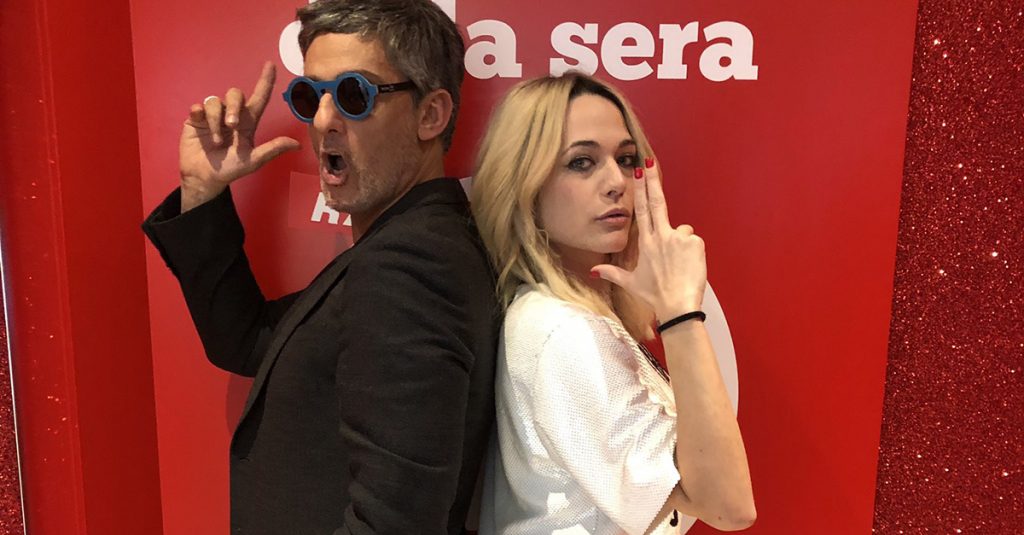 Laura Chiatti Canta A Mano A Mano