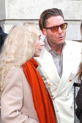 Lapo Elkann superchic, che fastidio quel mocassino – Tvzap