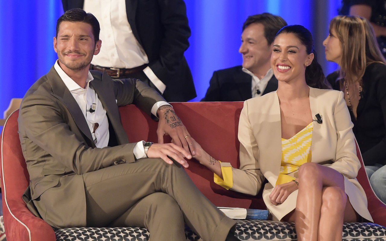 Stefano De Martino Al Maurizio Costanzo Show