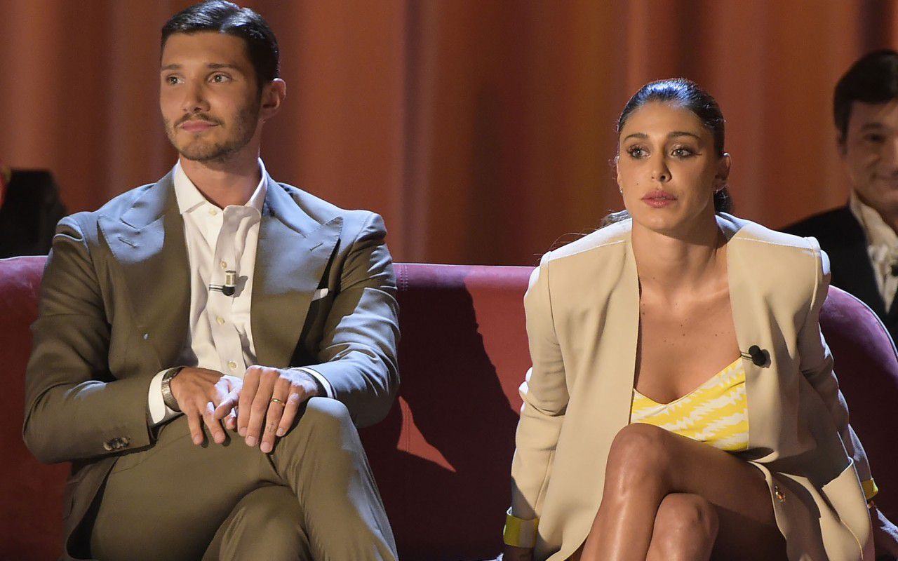 Stefano De Martino Al Maurizio Costanzo Show