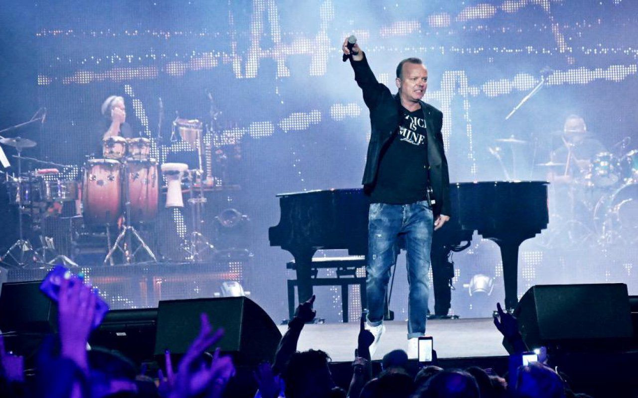 Concerto Gigi D Alessio Rai 1 Ospiti