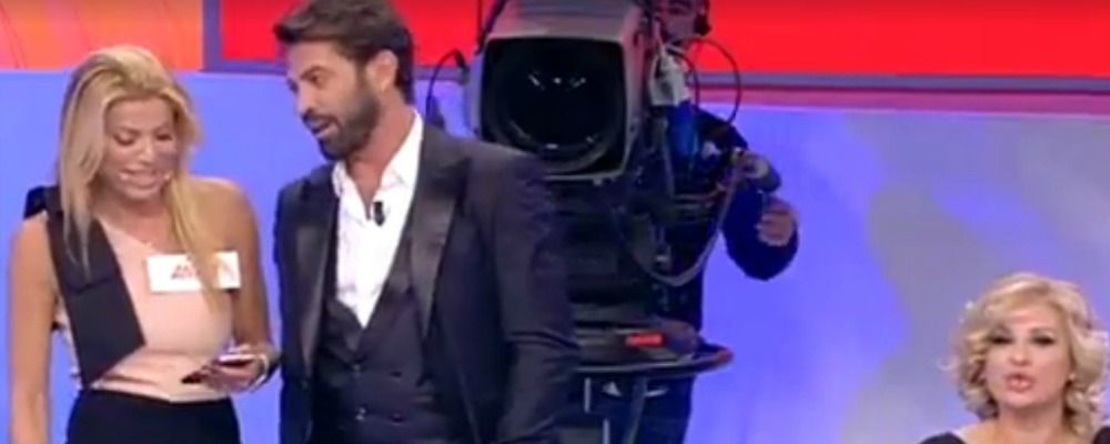 Numero Di Telefono Di Uomini E Donne