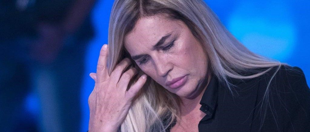 Lory Del Santo Si Fa I Complimenti Da Sola
